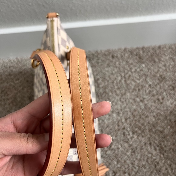 Louis Vuitton Lymington Damier Azur - Picture 10 of 17